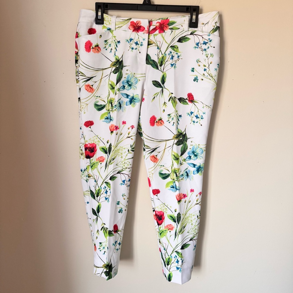 Worthington White Floral Printed Slim Pants Used excellent condition